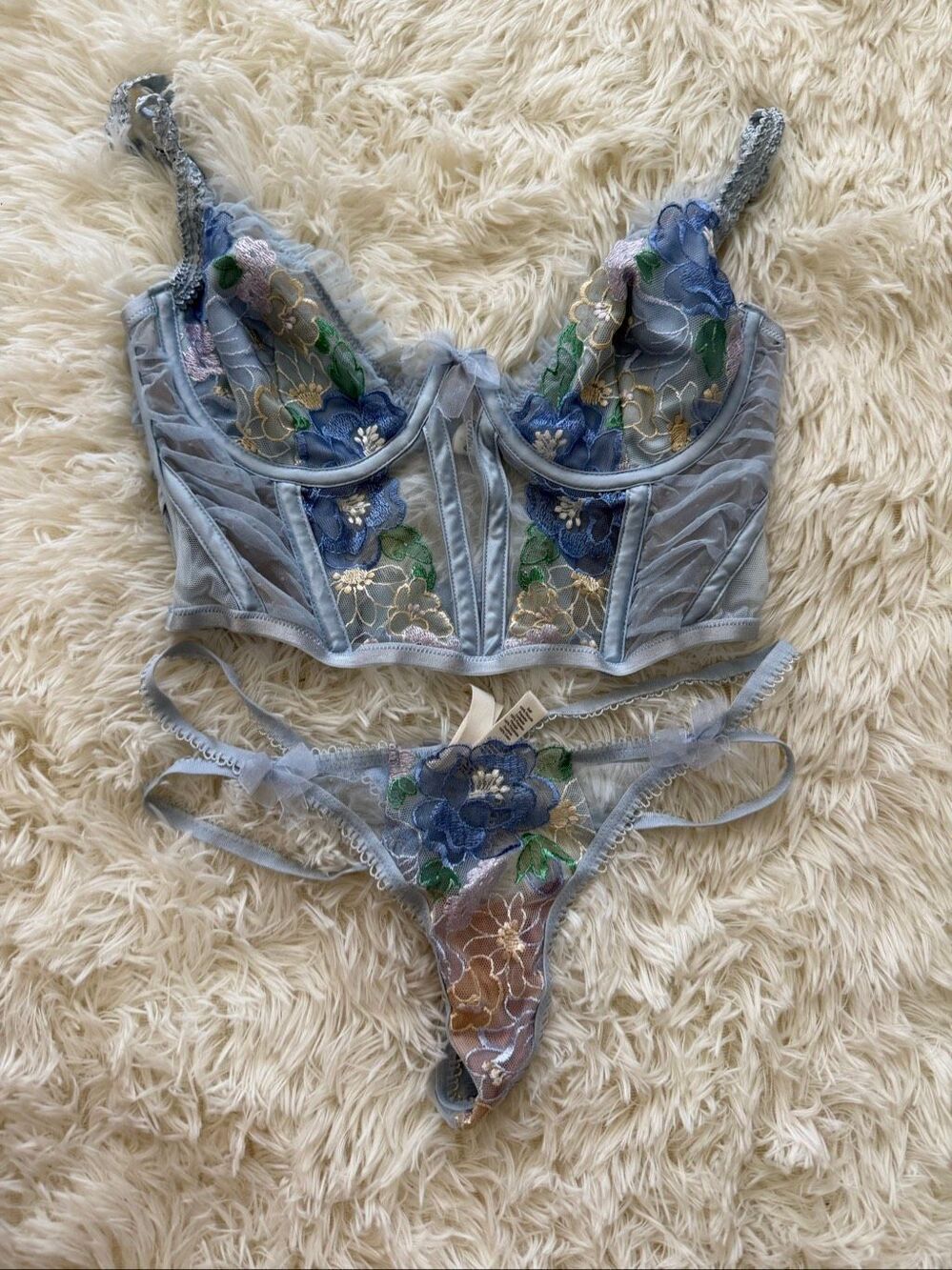 For love and lemons lingerie set top is size S bottoms are an XS